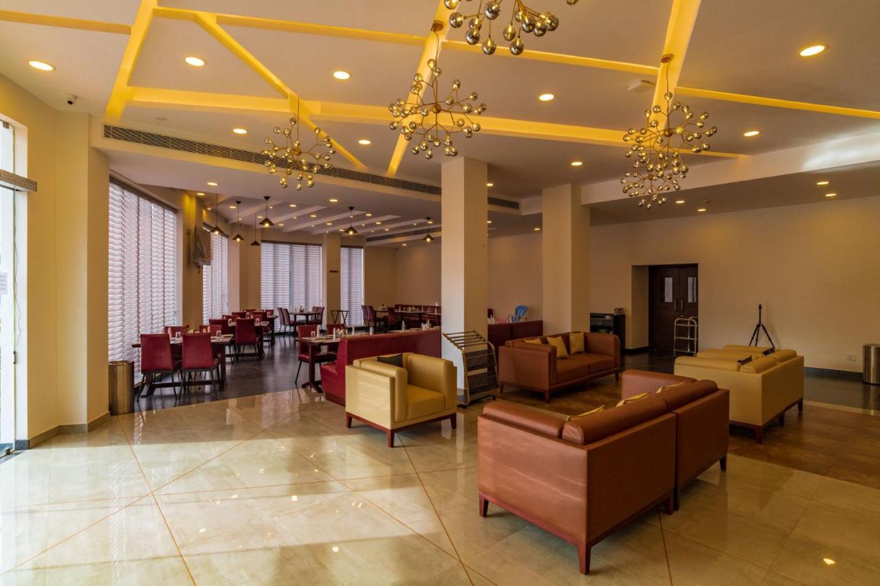Arctic Hotel Kochi Exterior foto